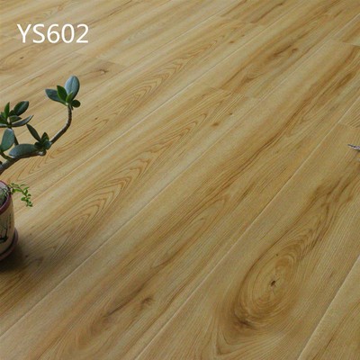 家用环保E1级强化复合木地板12mm木纹耐磨防滑地暖专用木地板图3