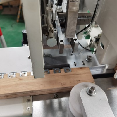 不用打枪钉四脚加固弹簧扣自动化机械设备沙发码仔家具配件侧面扣图4