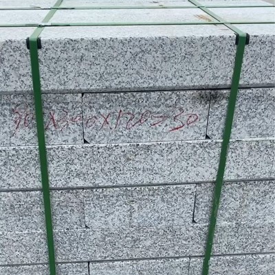花岗岩路沿石 芝麻灰烧面路边石道路工程路侧石芝麻白火烧板平石图2