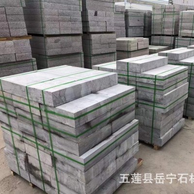 大理石芝麻灰路沿石 五莲花火烧面路缘平石 道路两侧岗岩立侧石材图4