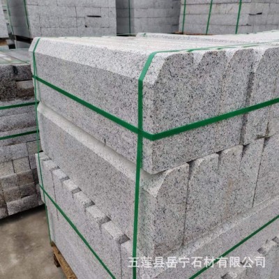 大理石芝麻灰路沿石 五莲花火烧面路缘平石 道路两侧岗岩立侧石材