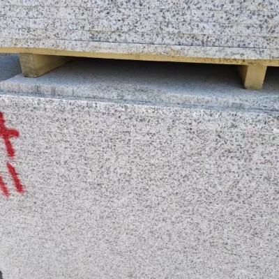 芝麻白火烧板 地铺石芝麻灰火烧板 楼梯板 芝麻白路沿石 侧石图5