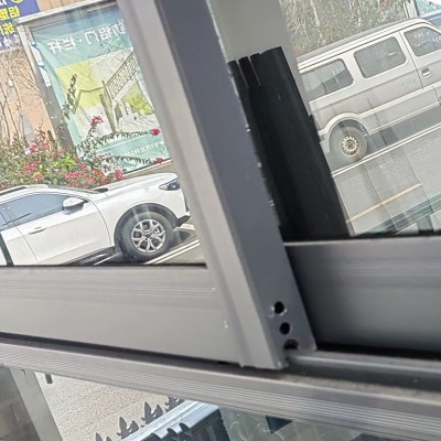 76断桥门窗 隔音隔热带纱推拉窗钛镁铝合金玻璃二轨推 拉窗批发改图2